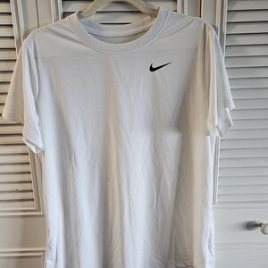 Nike Men's White Short Sleeve Tee